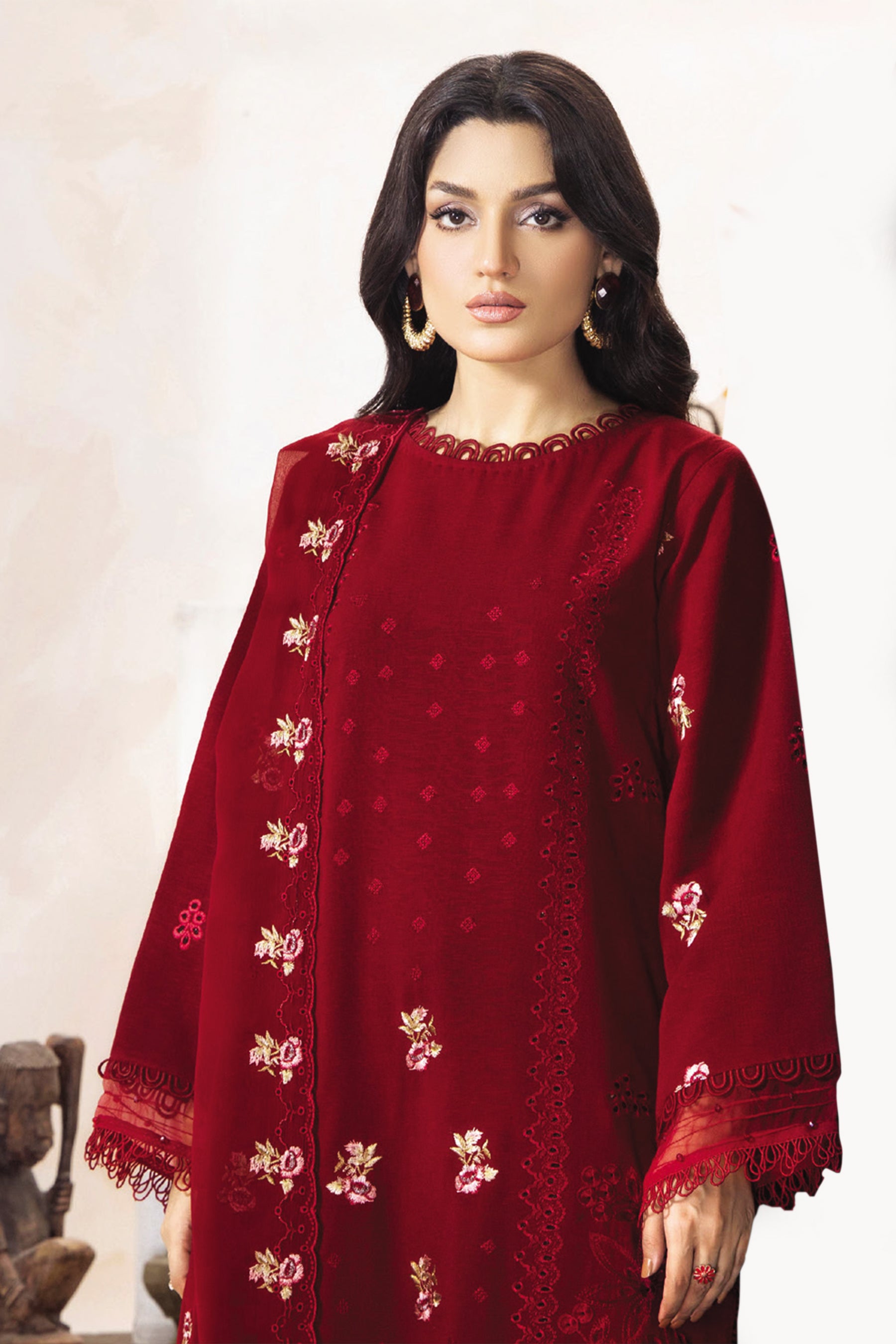 Sanam Saeed Ilana D-06