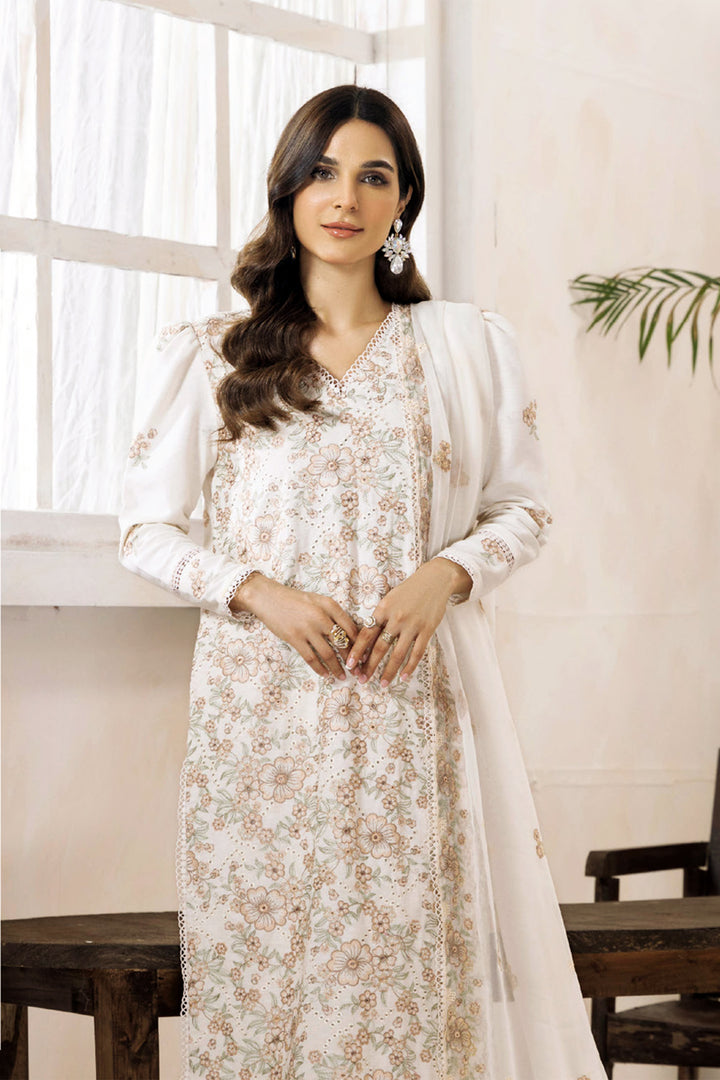 Sanam Saeed Ilana D-01