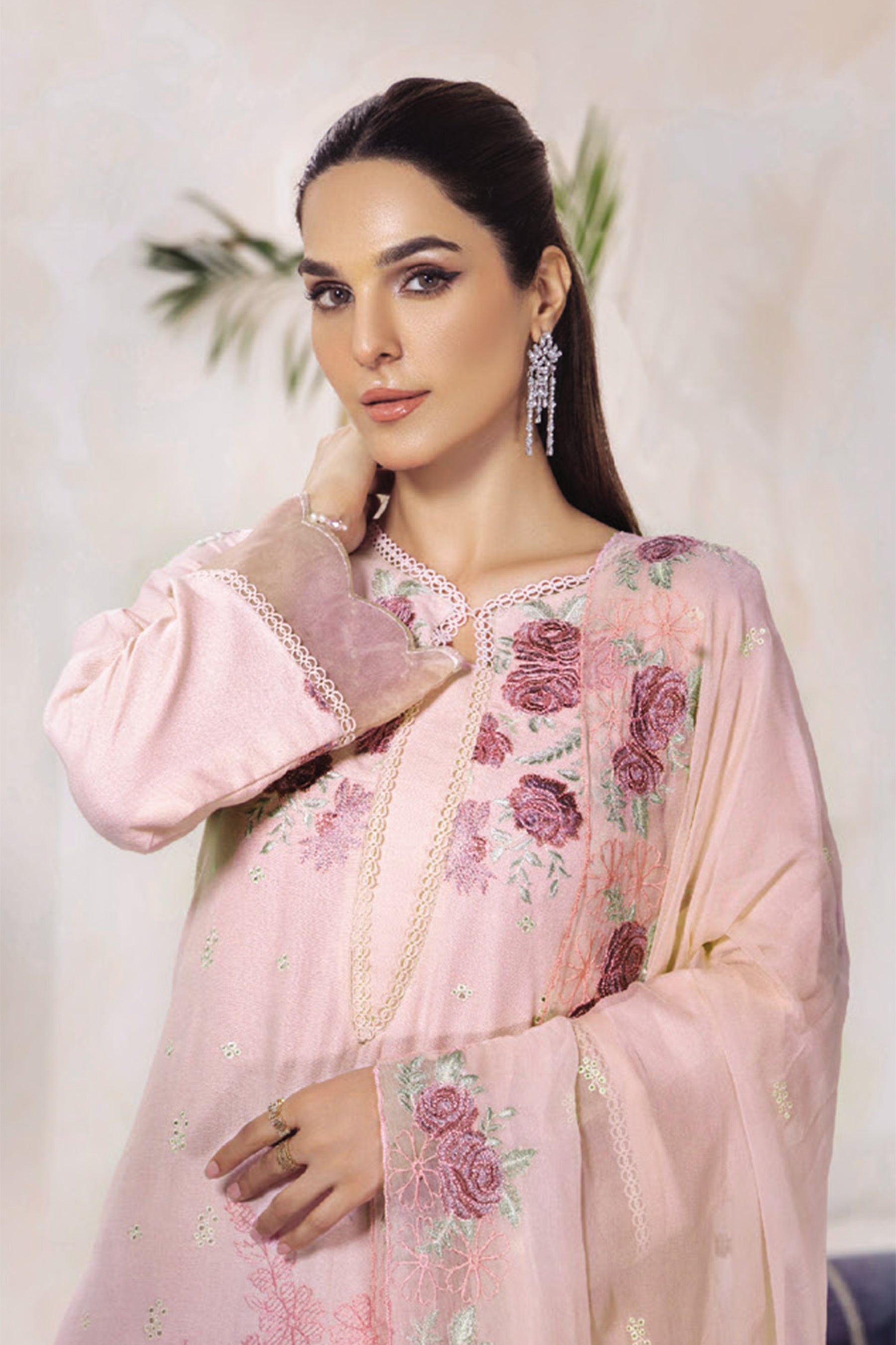 Sanam Saeed Ilana D-08