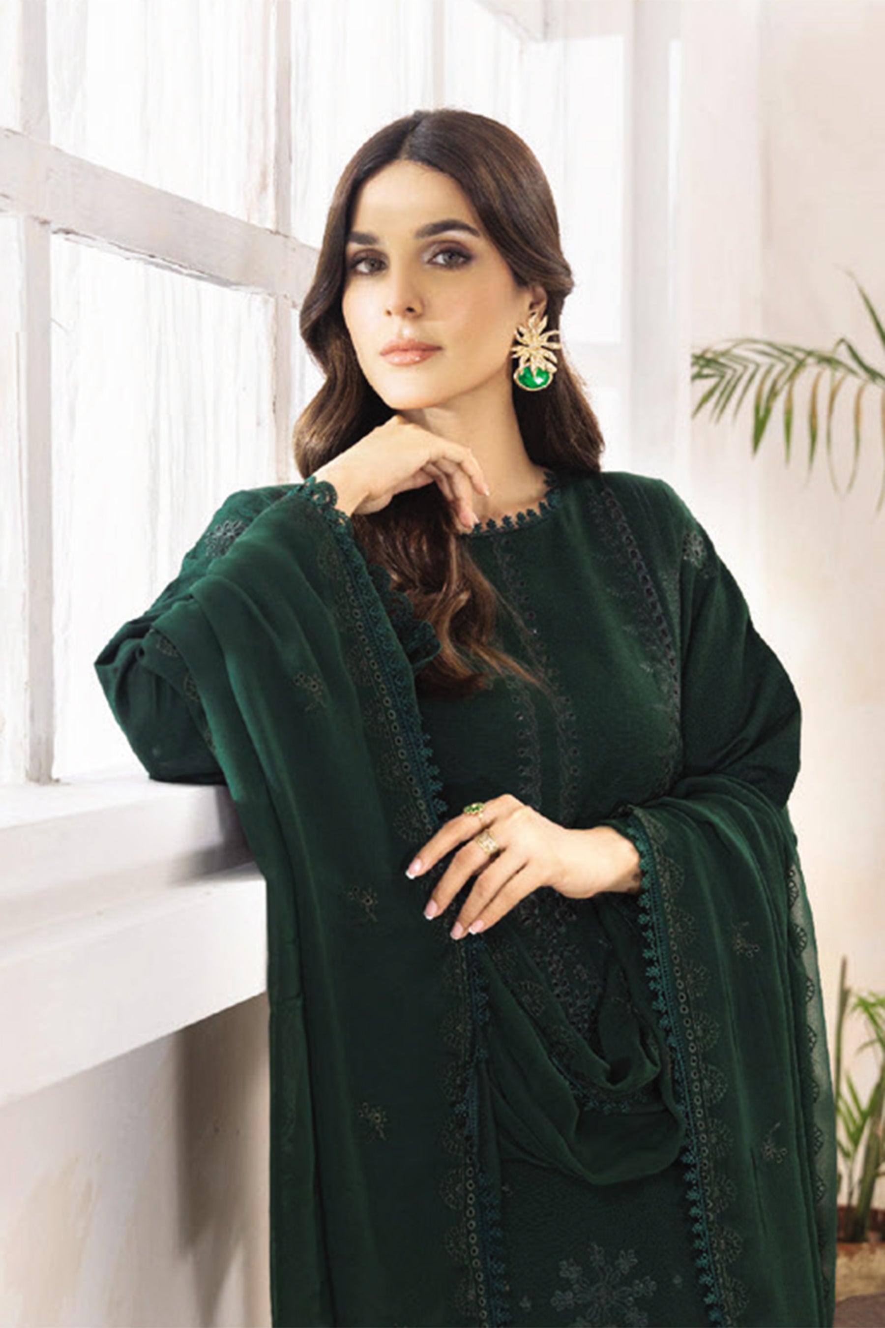 Sanam Saeed Ilana D-03