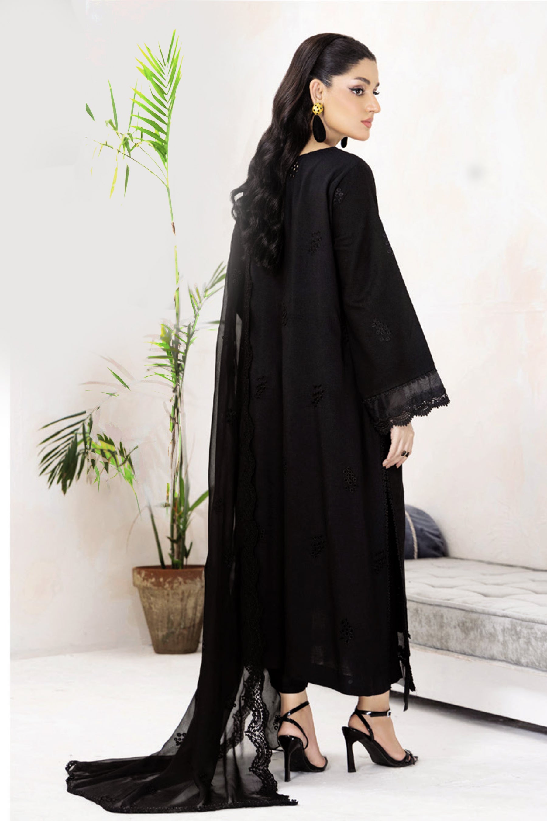 Sanam Saeed Ilana D-07