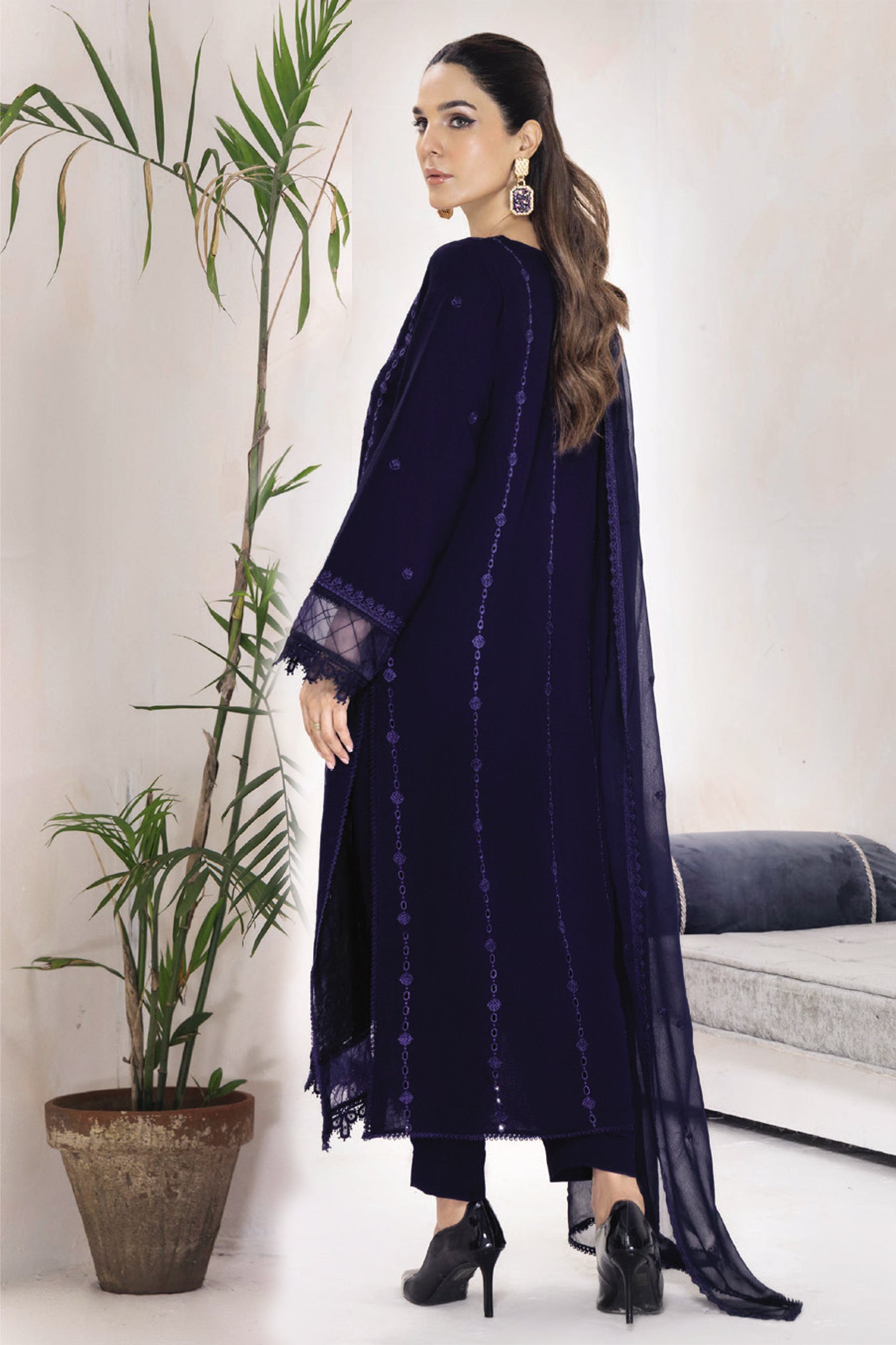 Sanam Saeed Ilana D-05