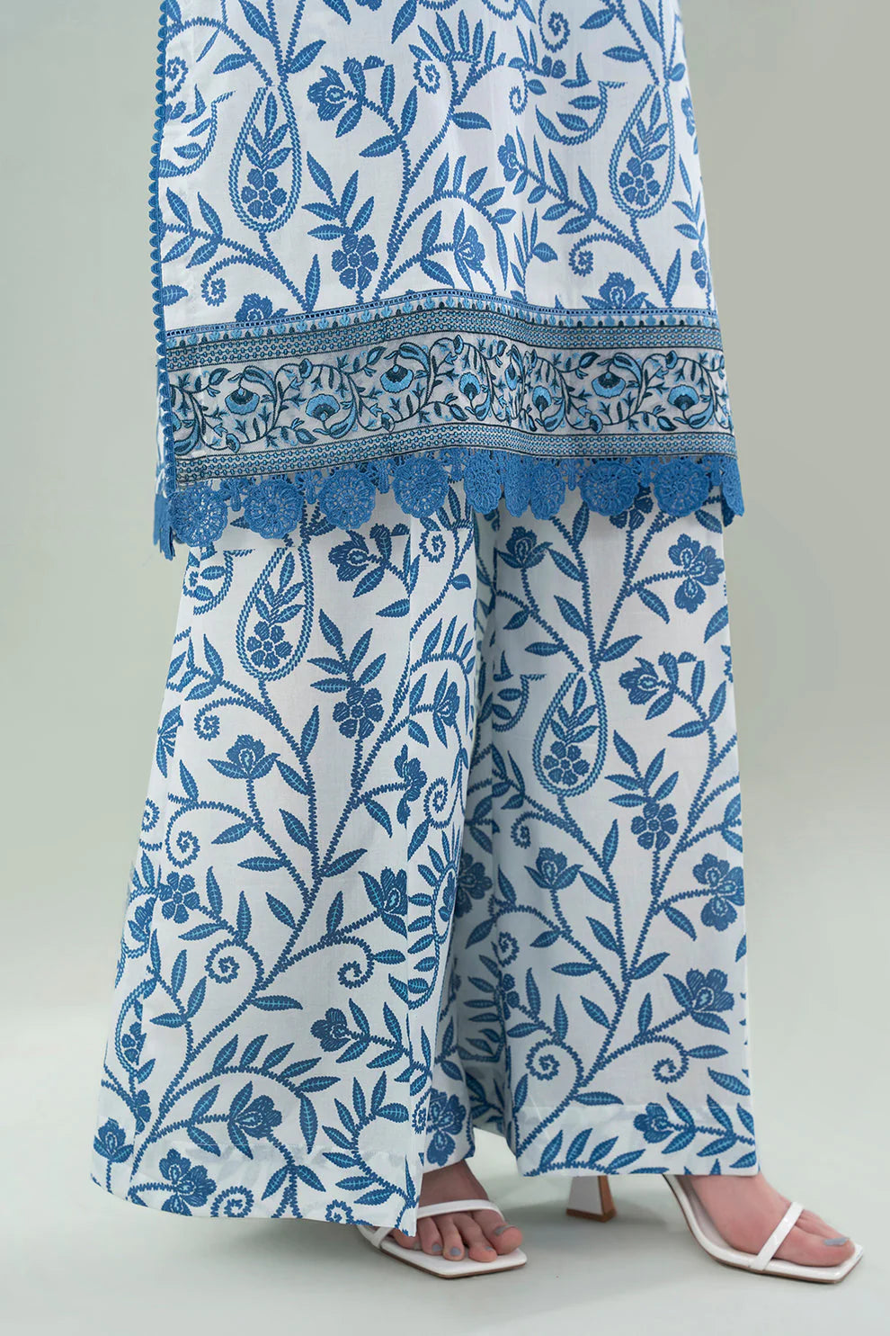 Zellbury Summer Embroidered Lawn Unstitched 3Pc Suit WUS25E30526